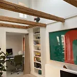 Апартаменты Adventurous Backhouse Centrally Located In