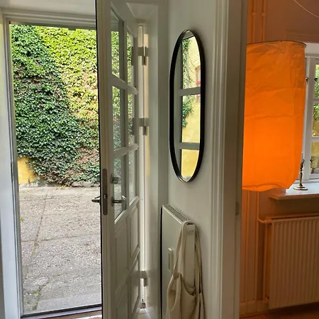 Adventurous Backhouse Centrally Located In Lägenhet *