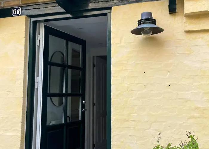 Adventurous Backhouse Centrally Located In Odense